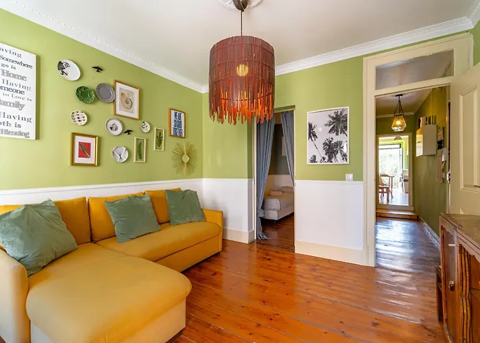 Apartment In The Typical Neighborhood- Graca